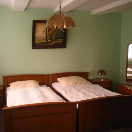 Hotel Hotel & Apartmenthaus Zum Pfingsttor 2*