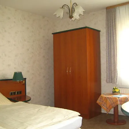 Zum Pfingsttor Hotel